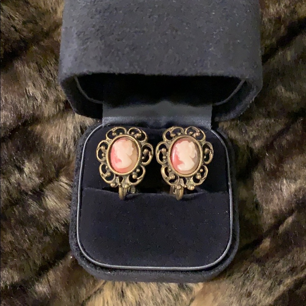 Vintage, clip Cameo Circa 1940 earrings. #A350 Timeless.